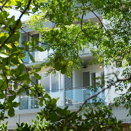 Heart Hotel And Gallery Whitsundays Airlie Beach Exterior foto