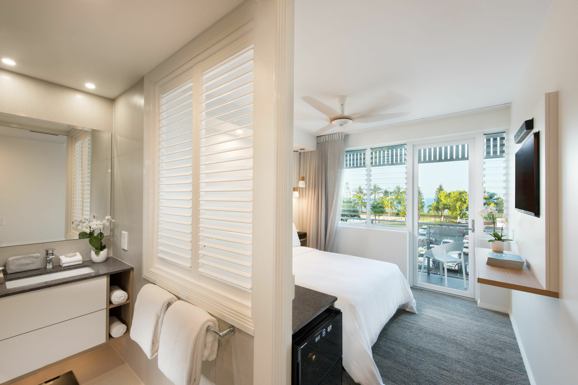 Heart Hotel And Gallery Whitsundays Airlie Beach Exterior foto