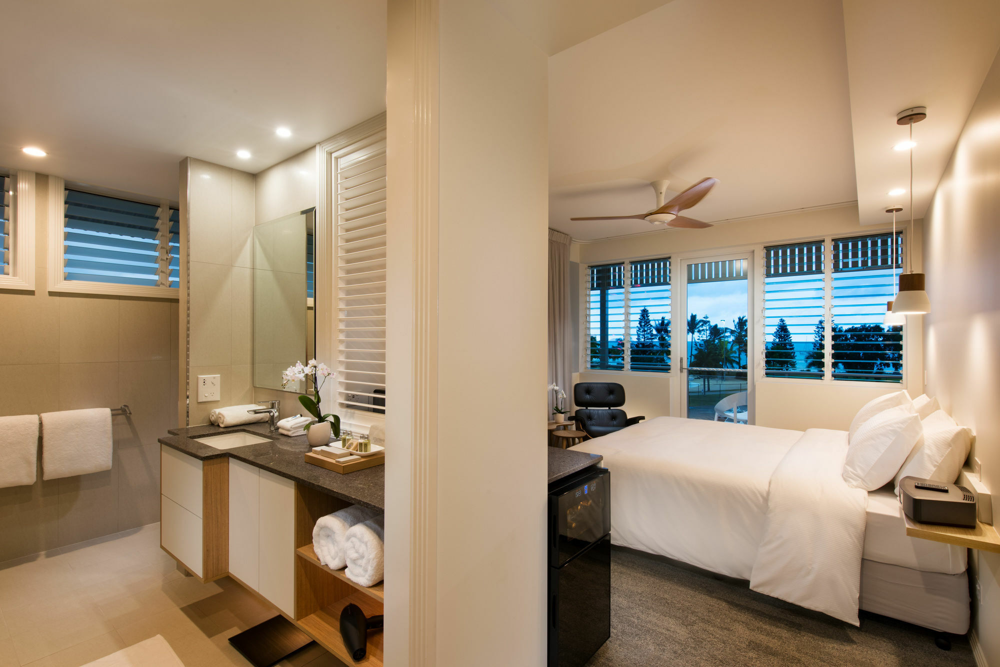 Heart Hotel And Gallery Whitsundays Airlie Beach Exterior foto