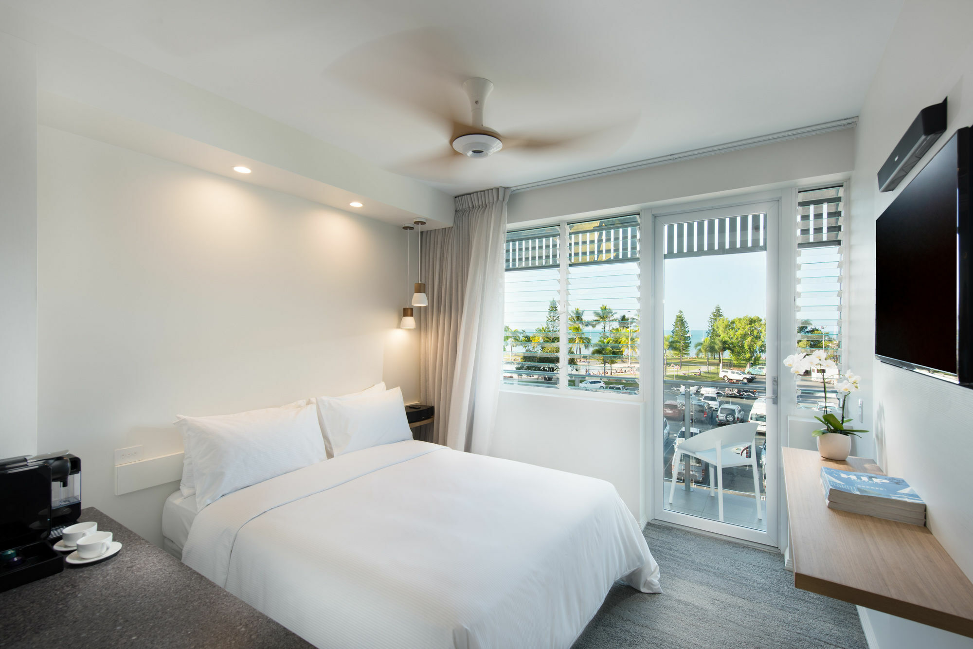 Heart Hotel And Gallery Whitsundays Airlie Beach Exterior foto